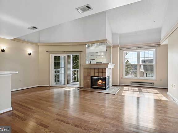 4th image of 261 S Pickett St APT 402