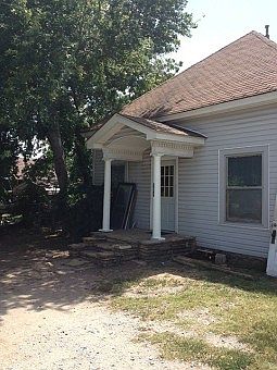 1st image of 708 W 12th St