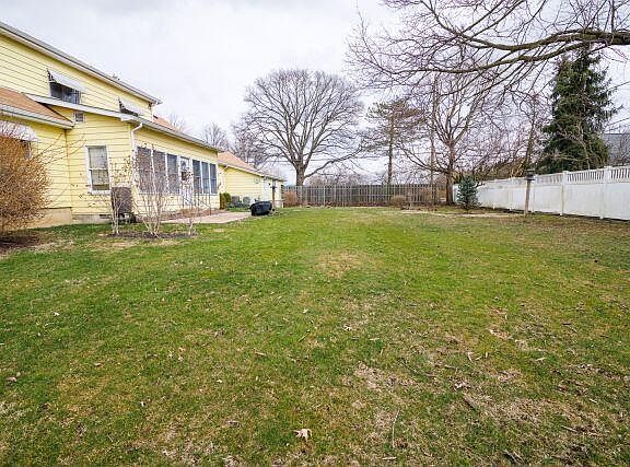 4th image of 801 Chelsea Dr