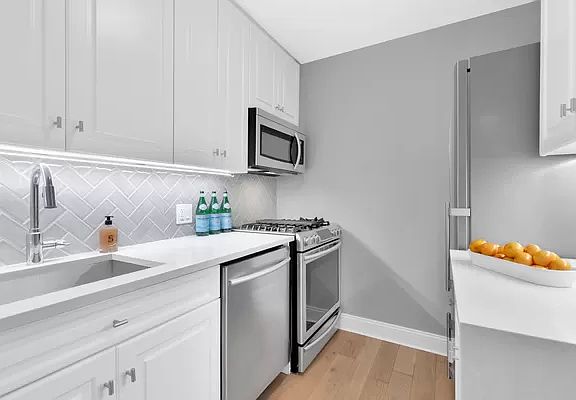 2nd image of 215 E 80th St APT 9M