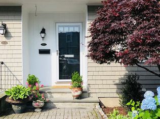 176 Summer St #C, New Canaan, CT 06840