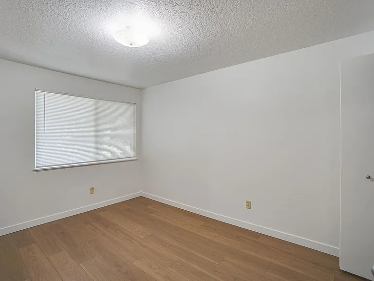 3530 SW Beaverton Hillsdale Hwy — Photo 18