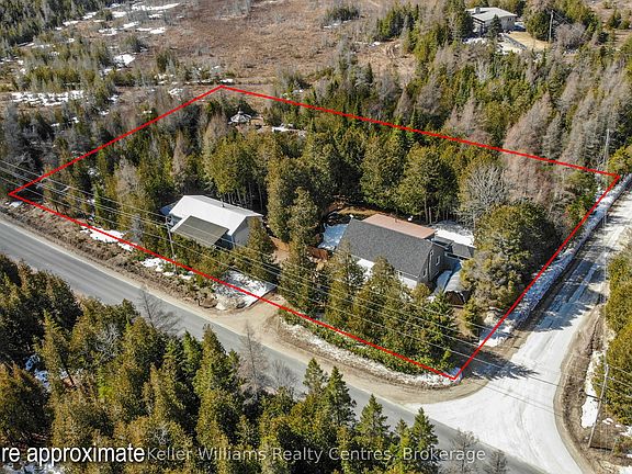 4th image of 668 Pike Bay Rd