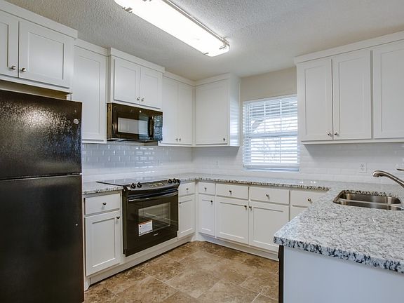 4th image of 102 Aubrey Ln