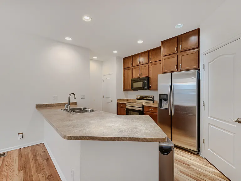 10875 E 28th Pl — Photo 8