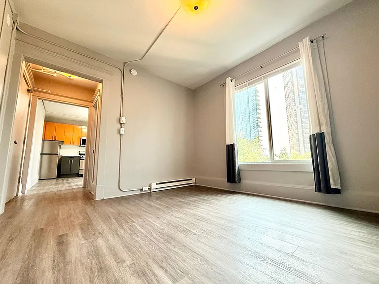 814 Columbia St — Photo 31