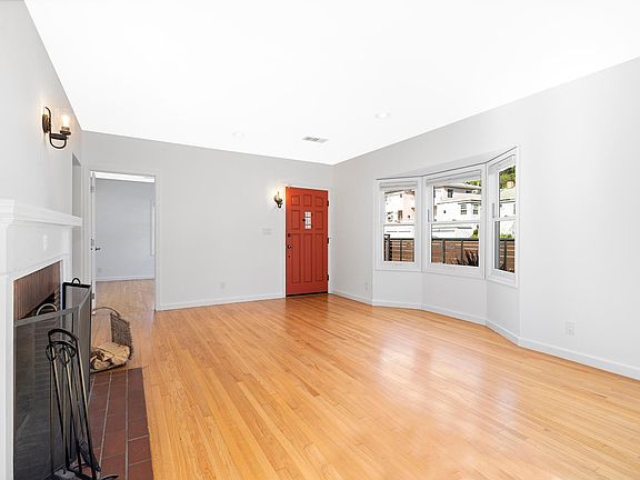 4th image of 2521 Griffith Park Blvd