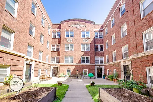 Beautiful Rehabbed Hyde Park Apartments! Photo 1