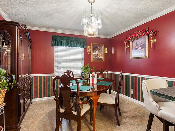 5th image of 3821 Deerfoot Dr