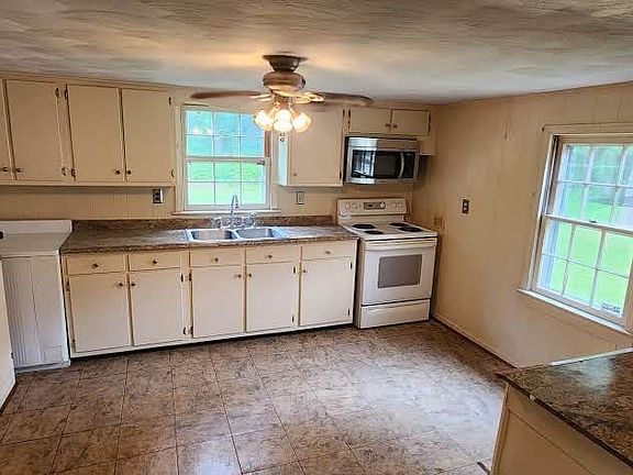 2nd image of 23289 Sunlight Dr