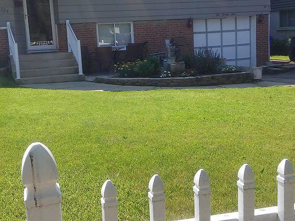 5th image of 224 5 Beverly St