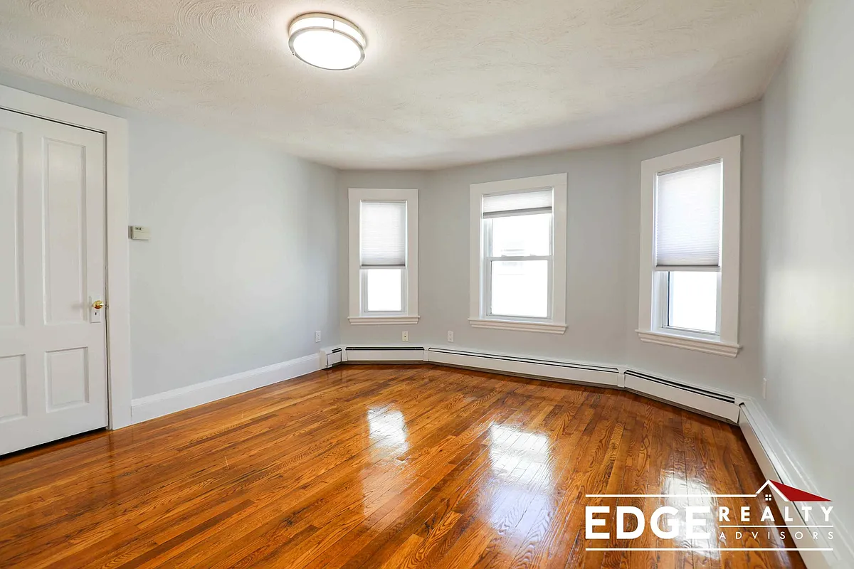 Building Photo - 20 Brackett St #3