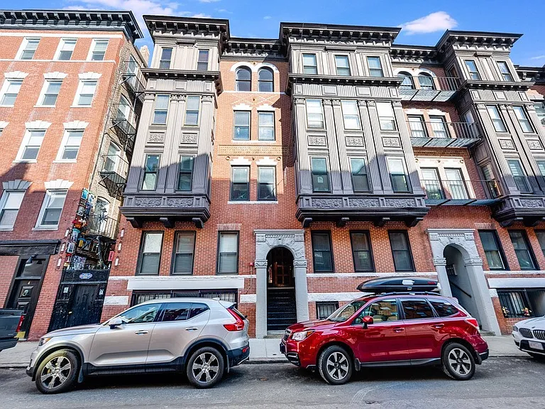 8 Battery St #14 — Photo 25