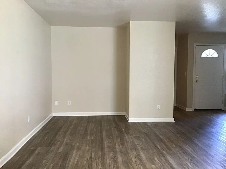 4012 Wimbledon Dr — Photo 4