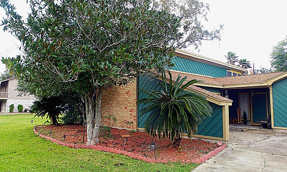 1st image of 241 Pecan Dr