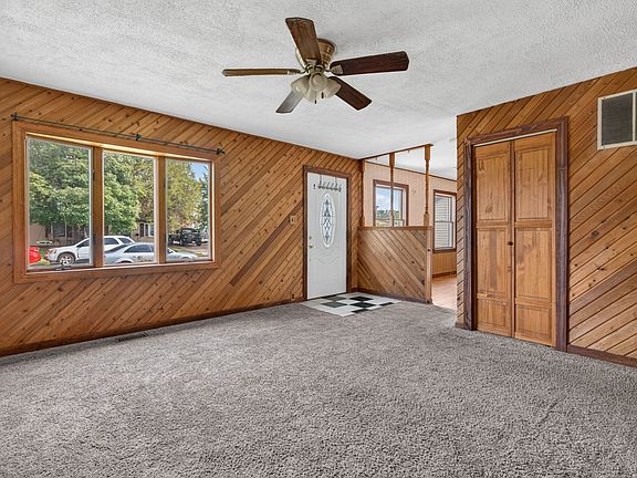 4th image of 526 Laurel Ave