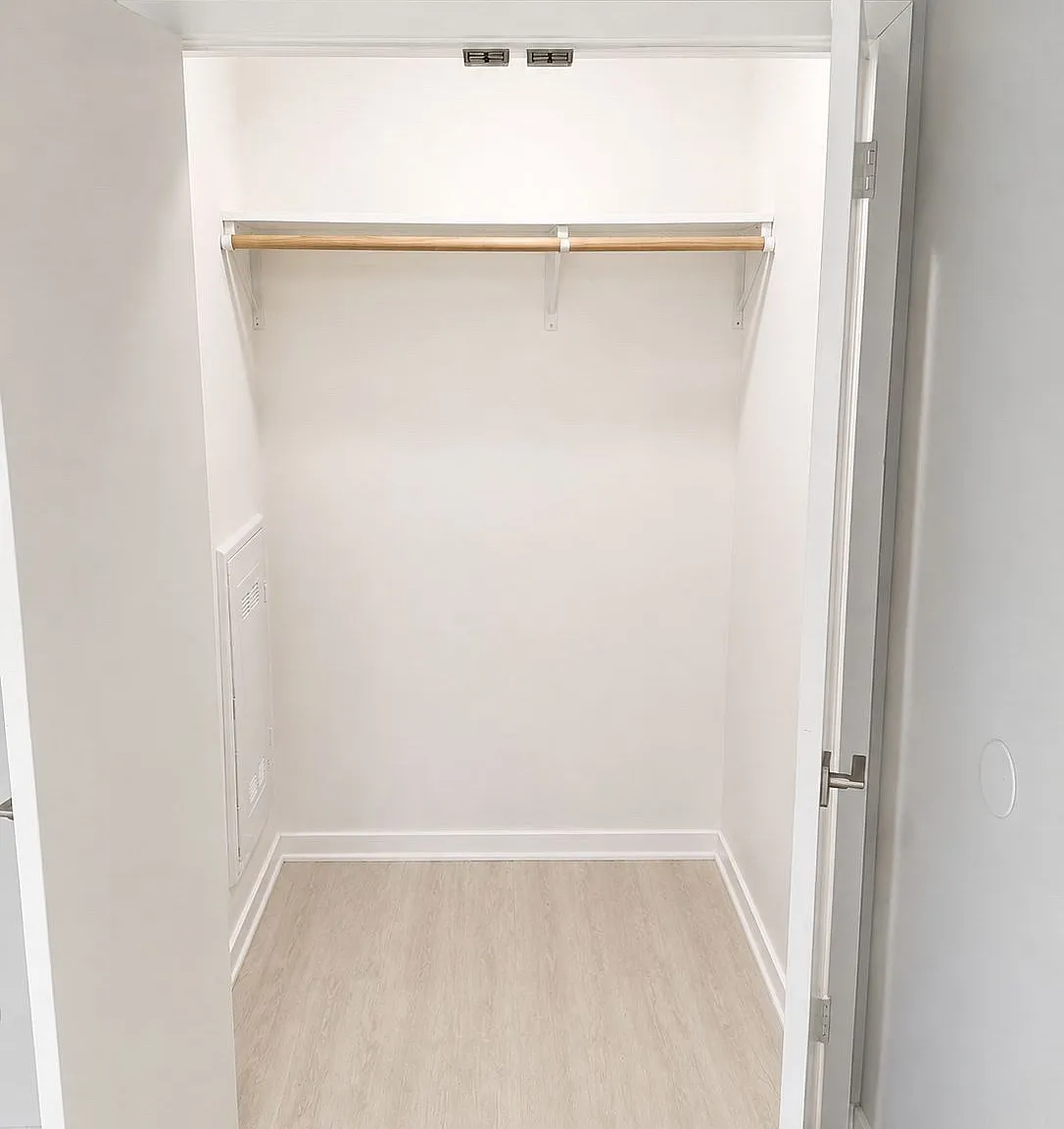 1 bed, $1,718 — Photo 4