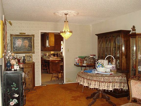 3rd image of 1505 Rockwood