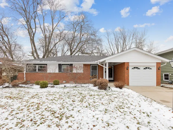 163 Willow Ln, Elk Grove Village, IL 60007