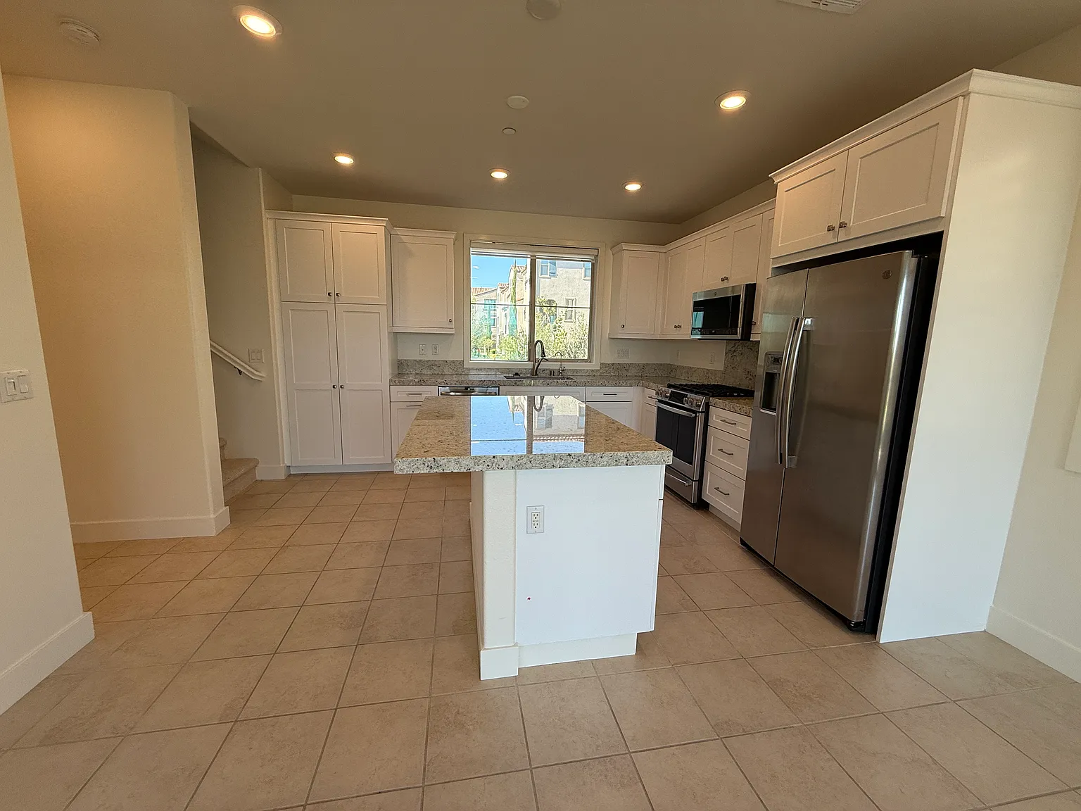 2 bed, 1483 sqft, $3,700 — Photo 4