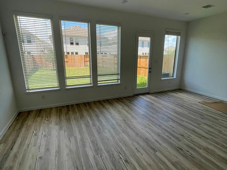 4135 Balboa Dr — Photo 21