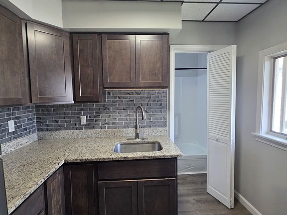 3rd image of 920 Pine St #3W