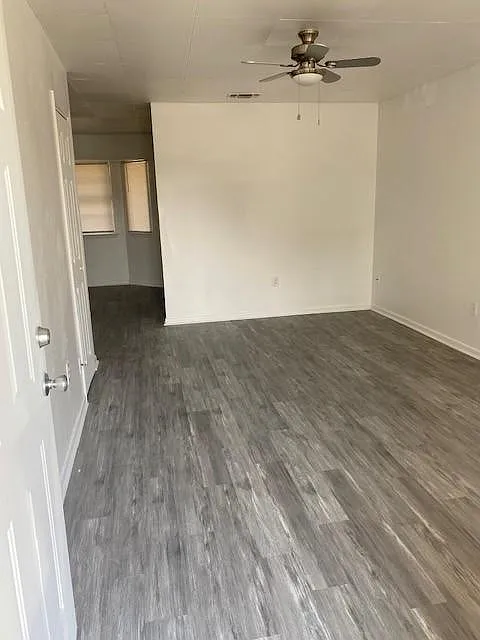 Building Photo - 523 Myra Lou Ave