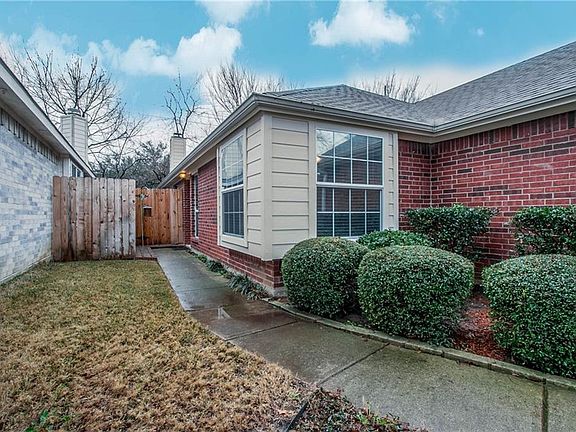 2nd image of 804 Palomino Dr