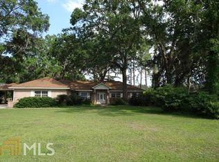 132 Magna Carta Dr, Woodbine, GA 31569