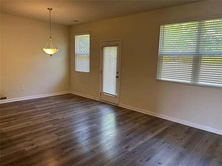 6513 Mountain Home Way — Photo 8