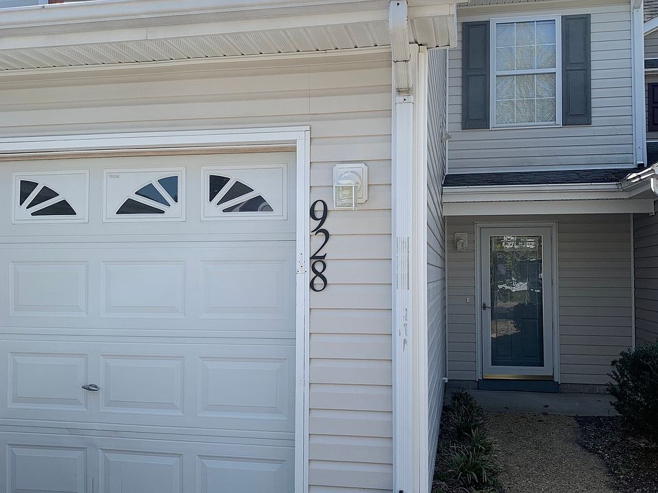 1st image of 928 Pocahontas Ct