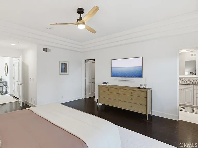 720 Manhattan Beach Blvd — Photo 30