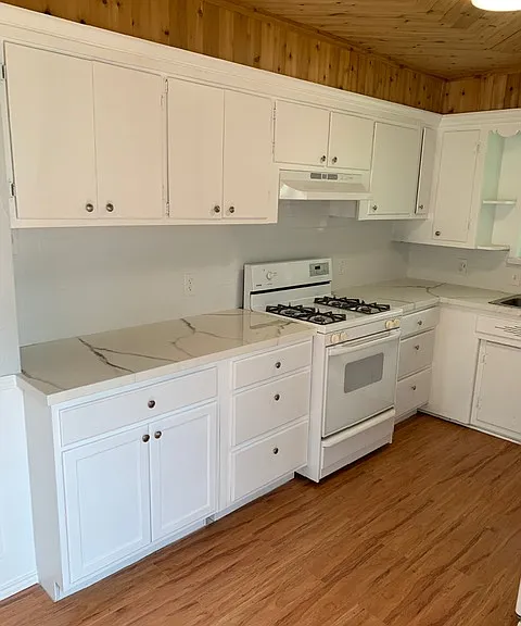 612 E Orange St — Photo 3