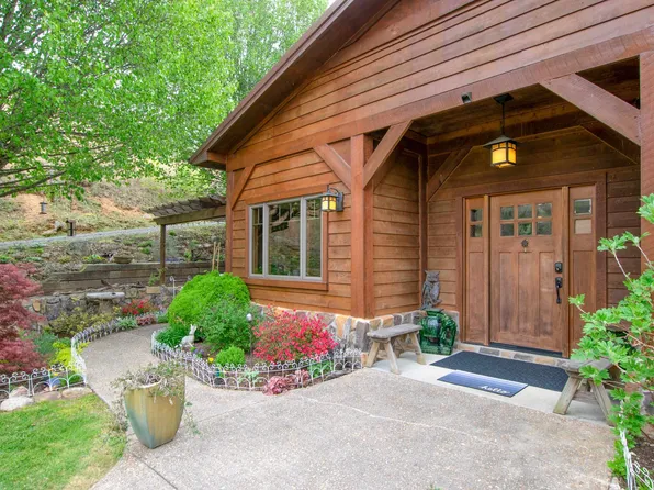 294 Walkers Way, Pearisburg, VA 24134