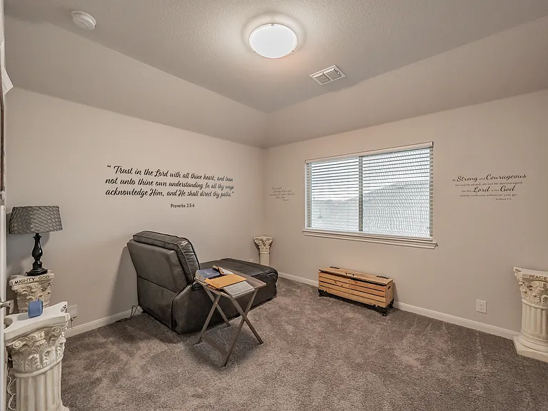 1116 Kingbird Ln — Photo 32