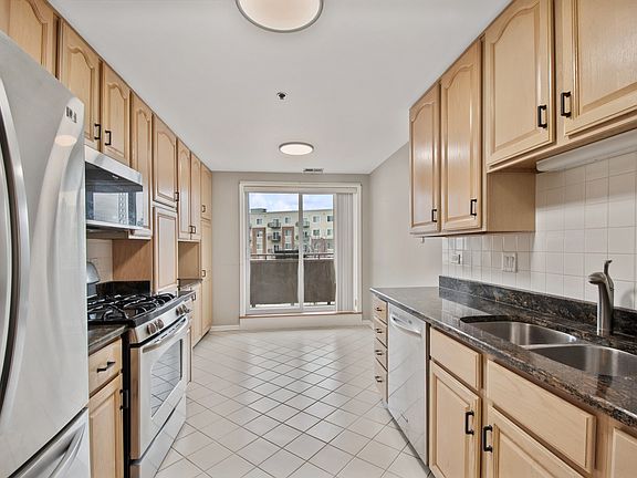 5th image of 6401 Lincoln Ave Unit 304