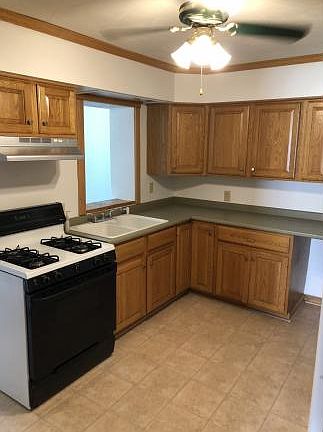 4th image of 829 E Circle Dr