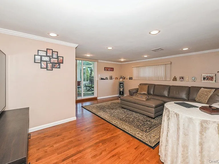 41 Eaton Rd — Photo 11