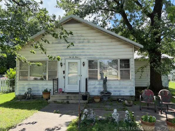 203 N Main St, Quapaw, OK 74363