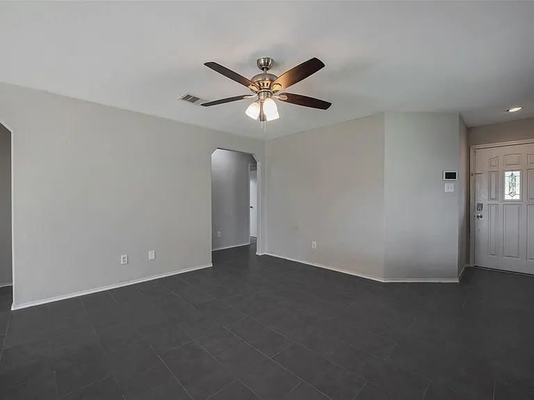 7939 Yaupon View Dr — Photo 5