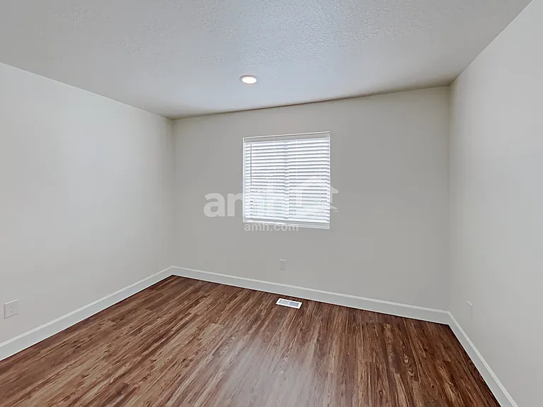 1399 E Perelle Ln — Photo 17