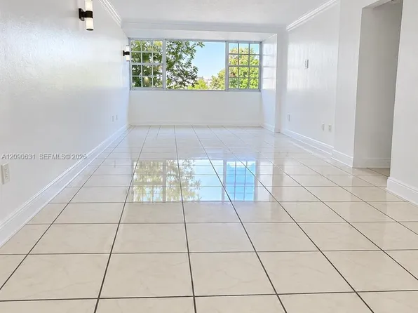 816 NW 87th Ave APT 203, Miami, FL 33172