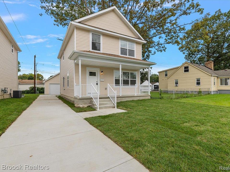 27824 Groveland St, photo 2