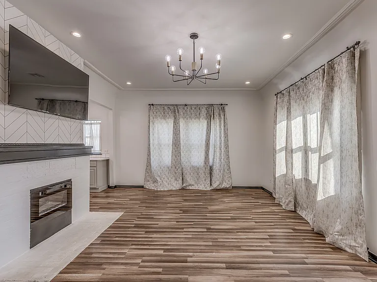 1521 N Blackwelder Ave — Photo 9