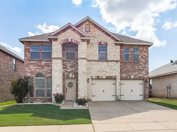 8825 Noontide Dr, Fort Worth, TX 76179