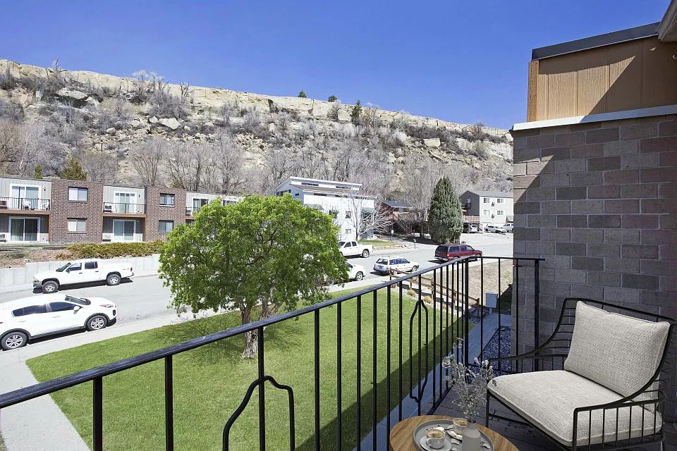 2 bed, 1.0 bath, 790 sqft, $1,095 — Photo 3