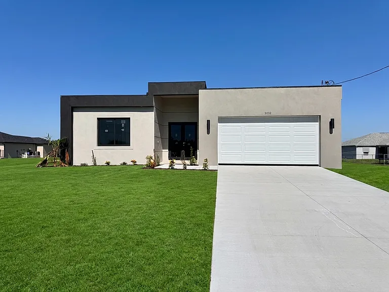 3032 NW 41st Ave — Photo 3