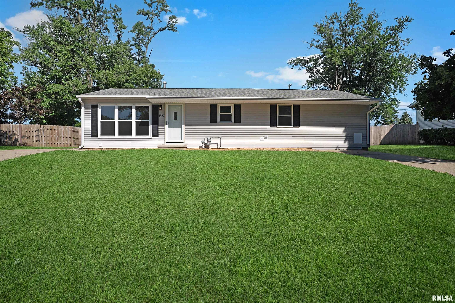 1827 S Hopewood Ln photo 1