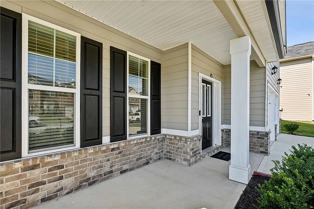 5 bed, 3.0 bath, 2551 sqft, $2,750 — Photo 2