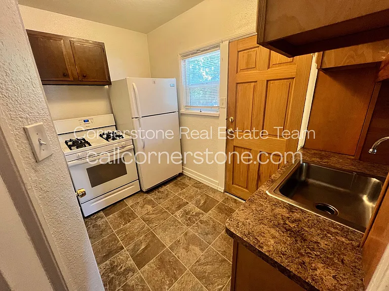 326 E Saint Vrain St #1 — Photo 6